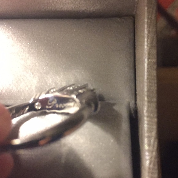 Ring - Picture 3 of 6